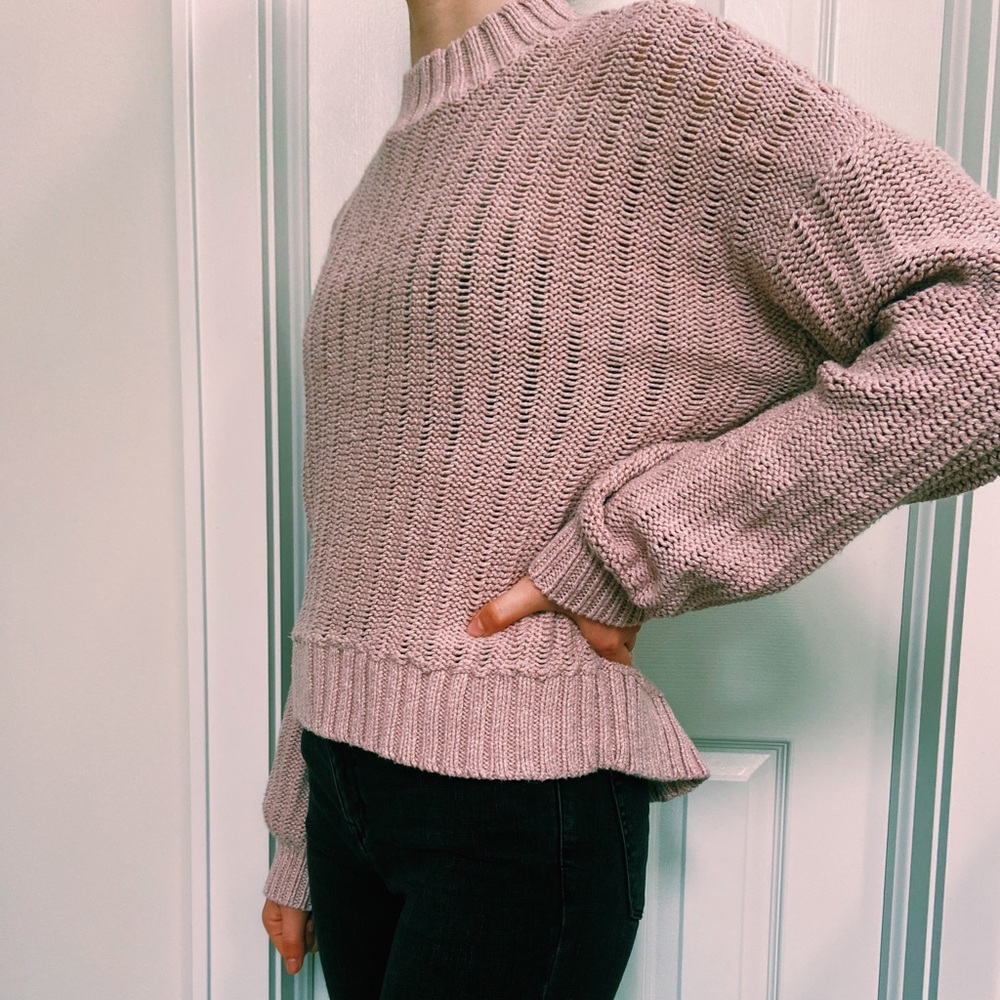 AE KNIT PINK SWEATER